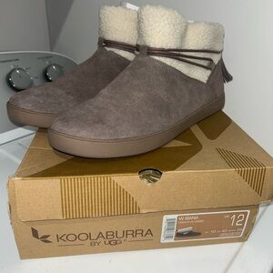 Koolaburra Brown Ankle Boots with Cream Accents